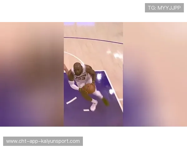 詹姆斯边路插上爆射 詹姆斯边路插上爆射