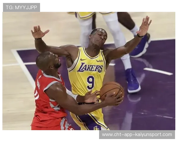 更衣室核心发声，稳定军心